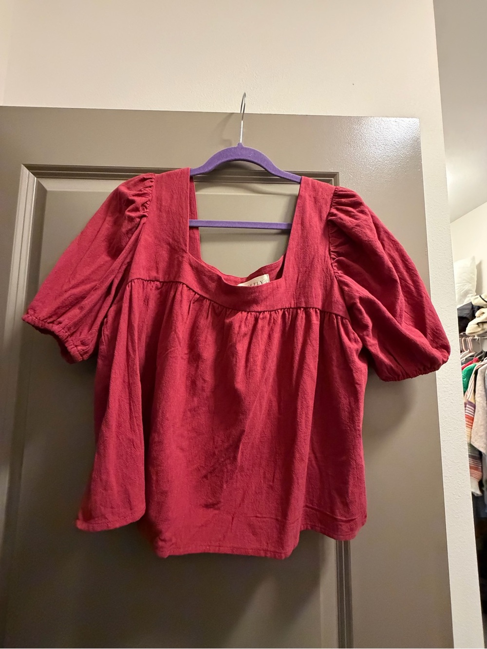 Square-Neck Puff Sleeve Blouse in Berry Red